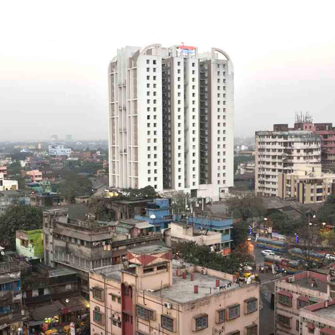 Himadri Khanna Crossing Kolkata